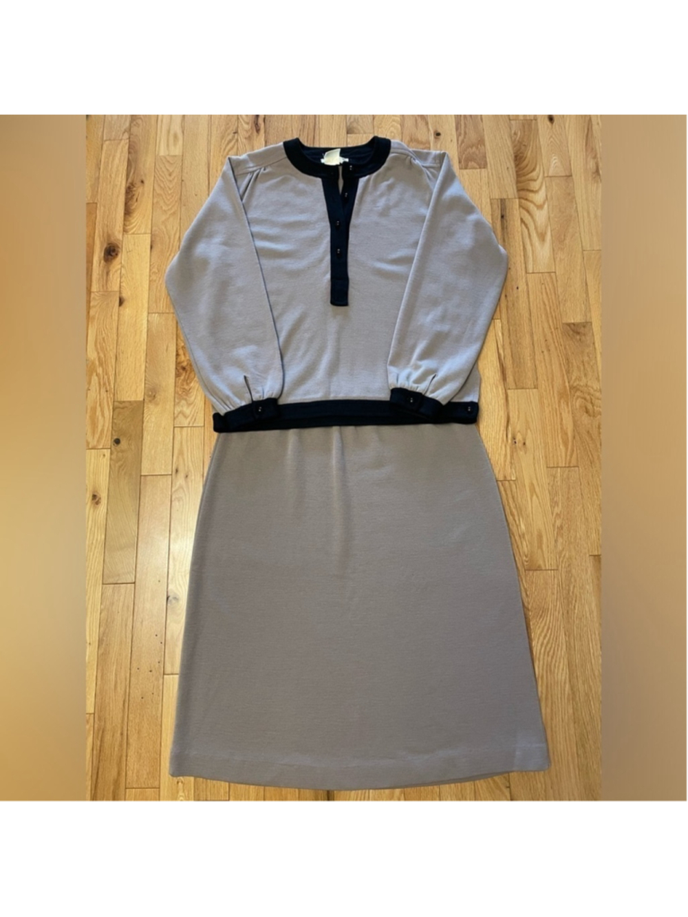 Eaton Vintage 100% Wool Medium Taupe Two Piece Set Skirt Long Sleeve Sweater - Picture 2 of 11